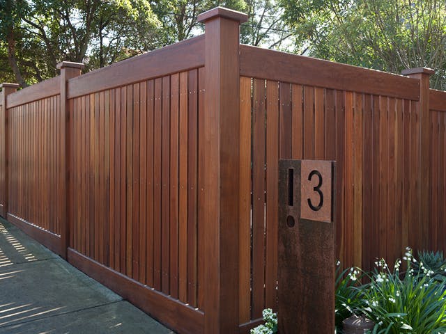 Staining Exterior Vertical Timber