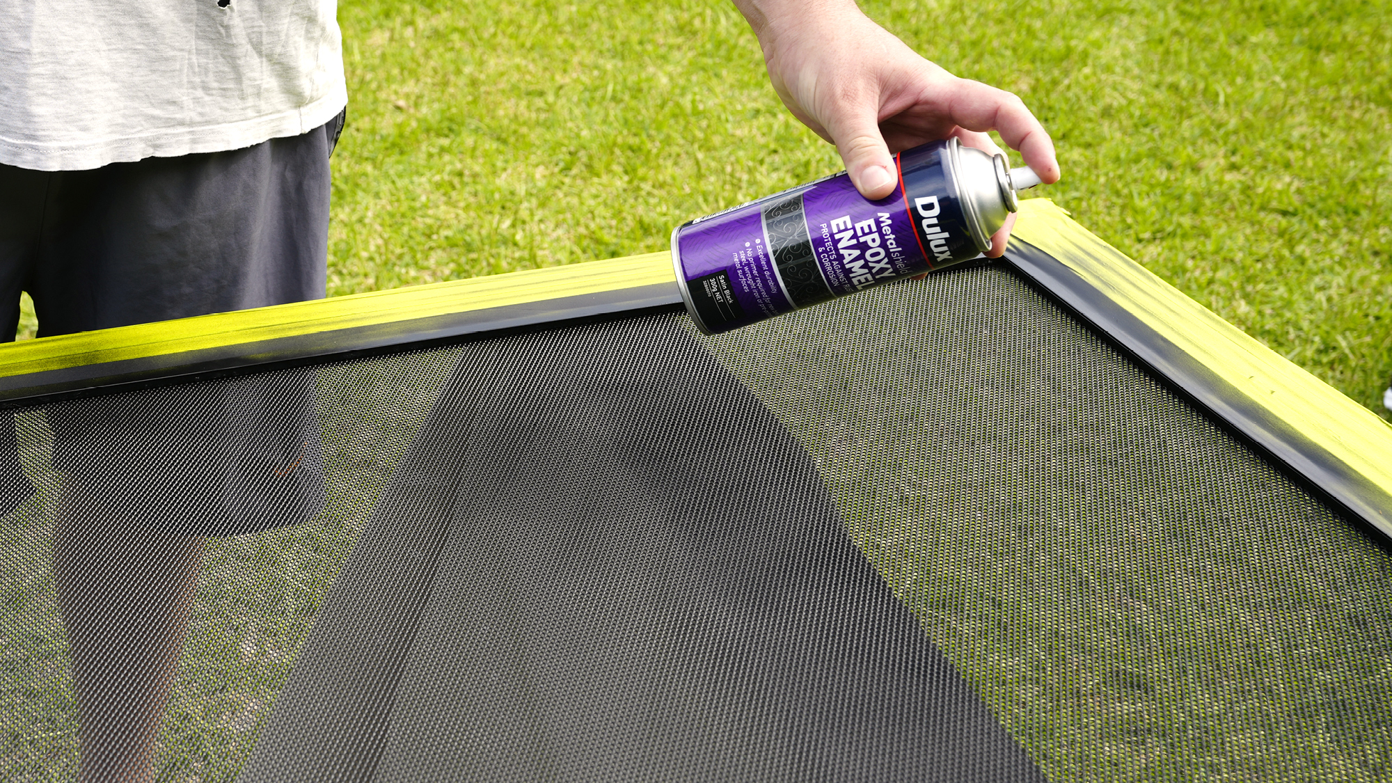 Spray painting screen door